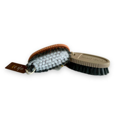 Щітка для одягу овальна пластик 60*40*12,5мм/2548